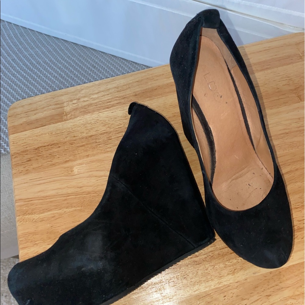 Aldo black suede platform shoe